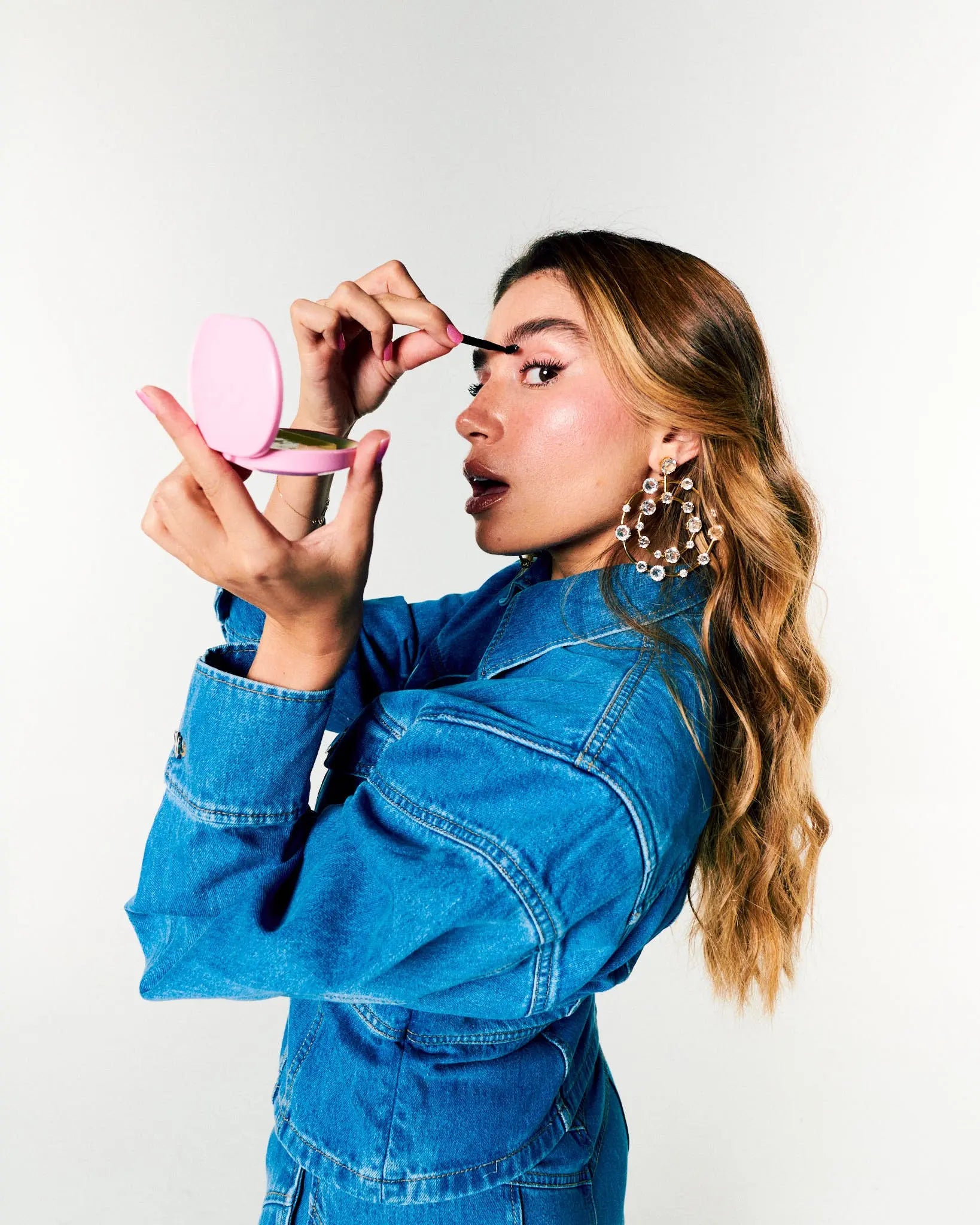 LAS Queen posing with LAS natural eyebrow lifter