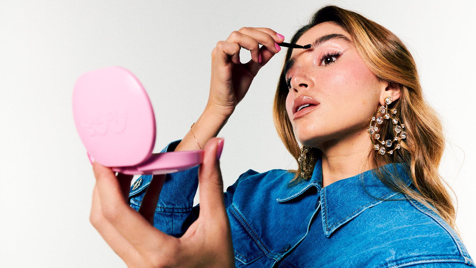 LAS Queen using the natural eyebrow lifter frontview