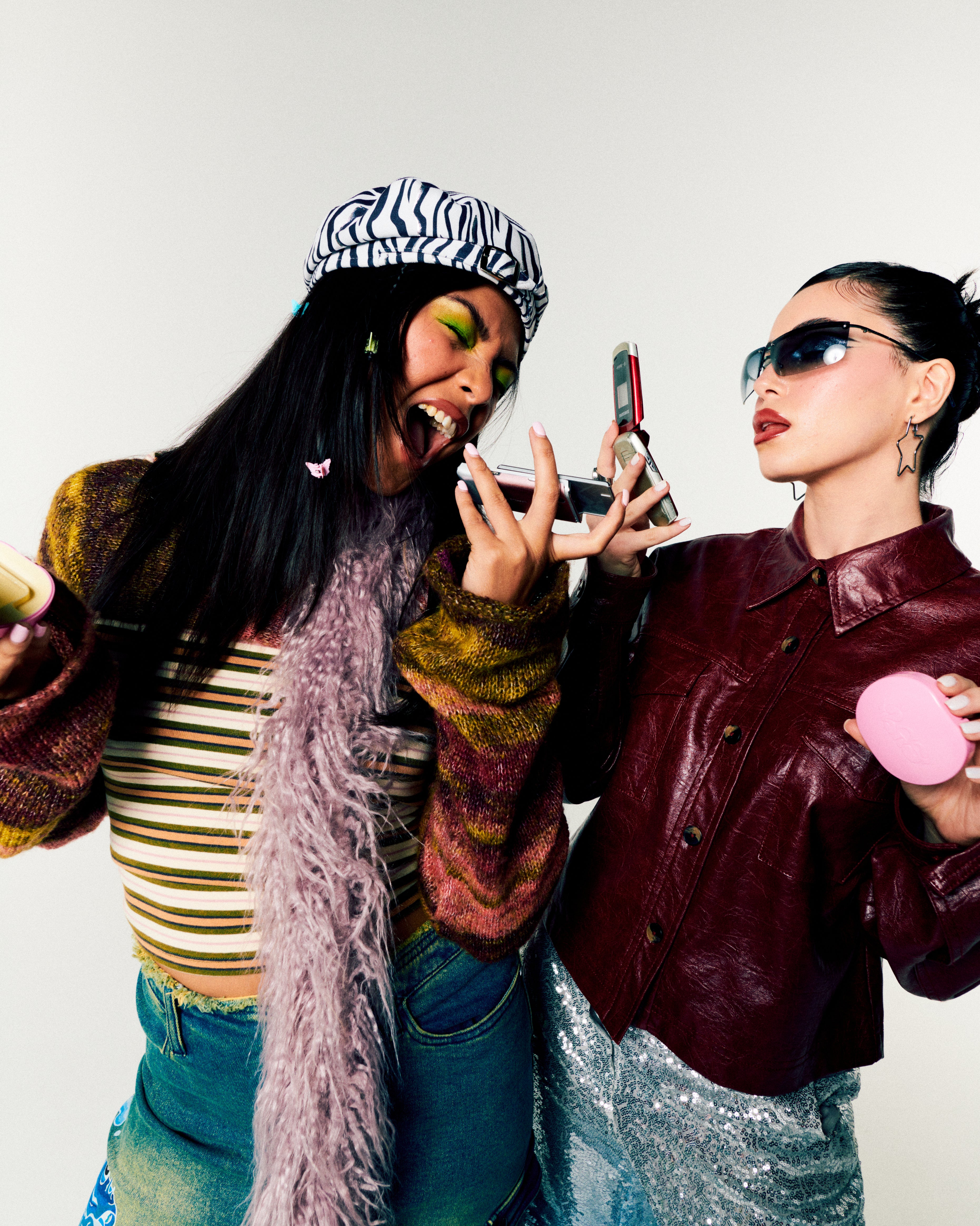 LAS_girl_on_the_phone